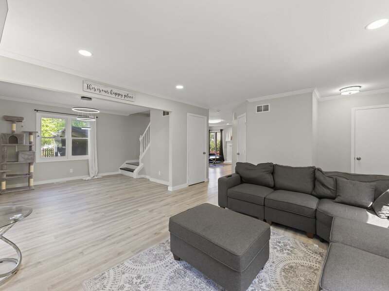 972 Westgate Drive Aurora IL 60506