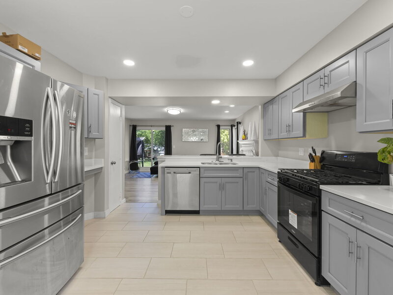 972 Westgate Drive Aurora IL 60506