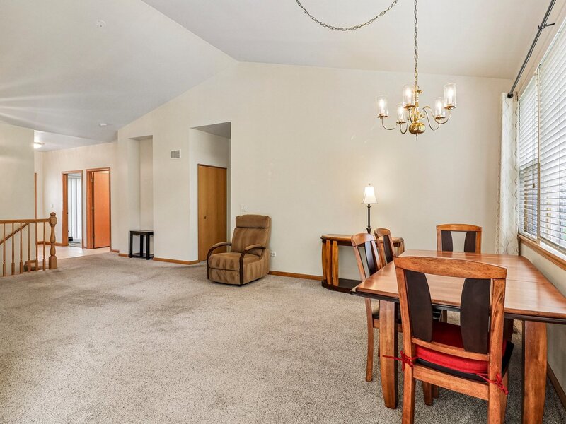 2276 Ashbrook Lane Grayslake IL 60030