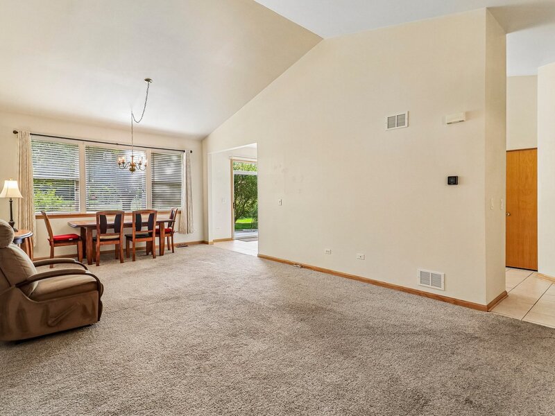 2276 Ashbrook Lane Grayslake IL 60030