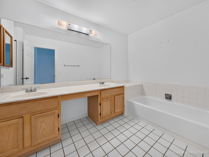 518 Palm Court Crystal Lake IL 60014