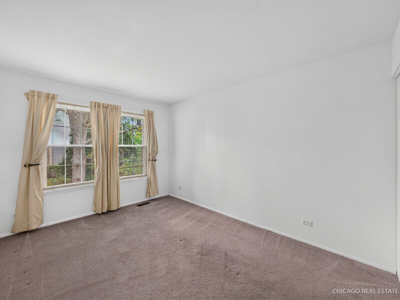 518 Palm Court Crystal Lake IL 60014