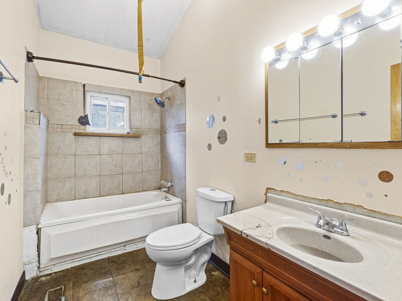 1008 W 115th Street Chicago IL 60643