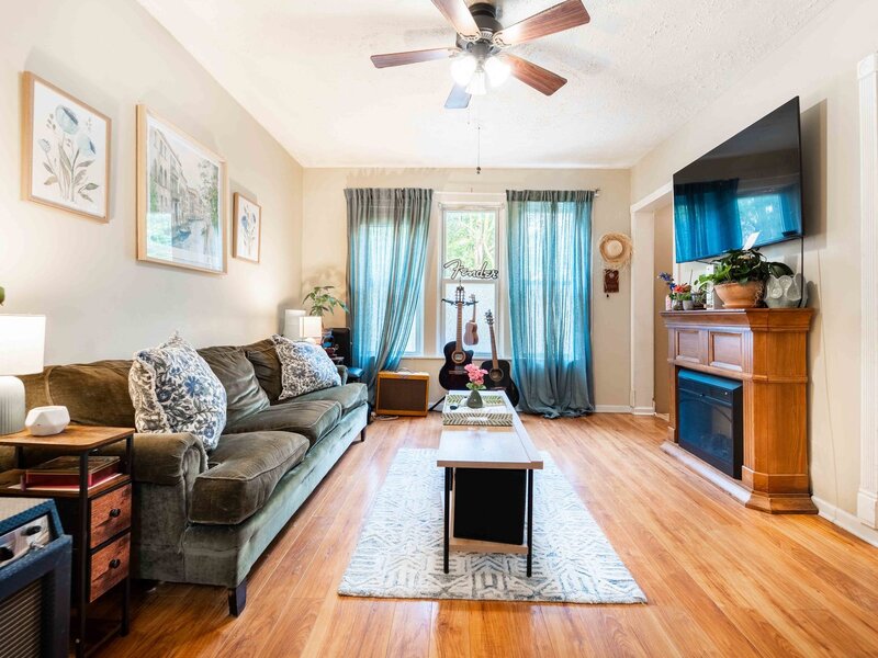 2733 N Artesian Avenue Chicago IL 60647