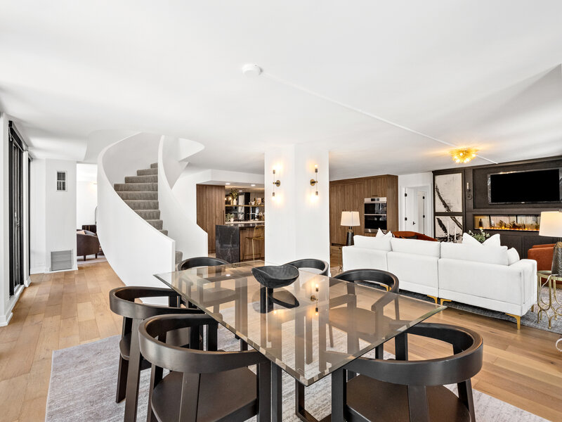 200 E Delaware Place Chicago IL 60611