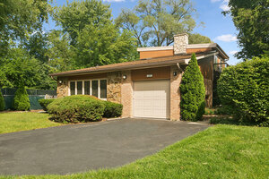Photo of 211 Blackhawk Road Highland Park IL 60035
