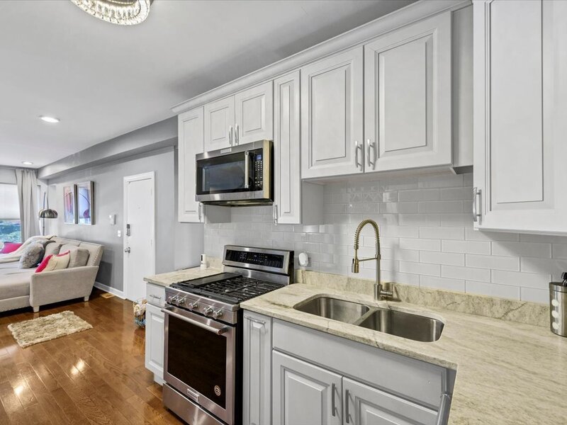 2339 E 72nd Street Chicago IL 60649