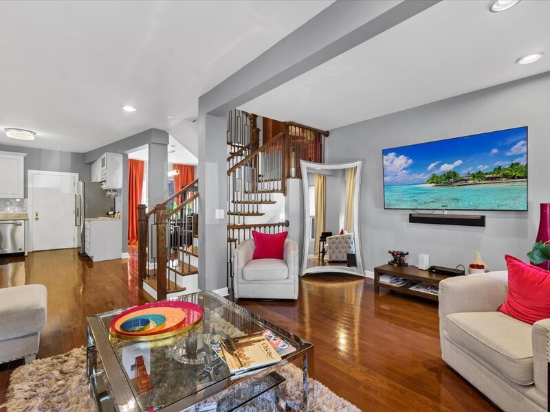 2339 E 72nd Street Chicago IL 60649