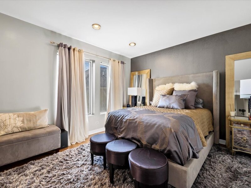 2339 E 72nd Street Chicago IL 60649