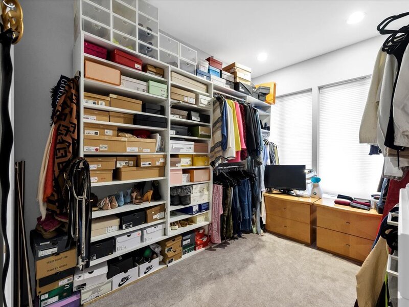 2339 E 72nd Street Chicago IL 60649