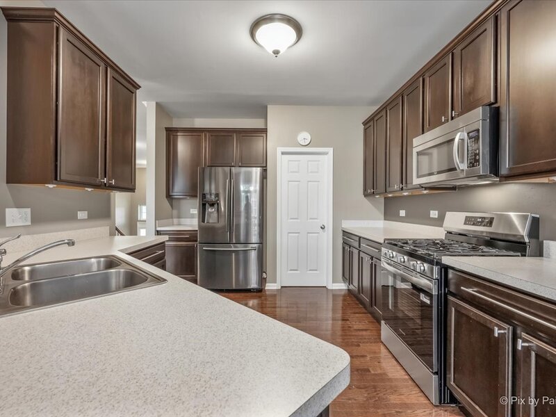 234 Bennett Drive Carol Stream IL 60188