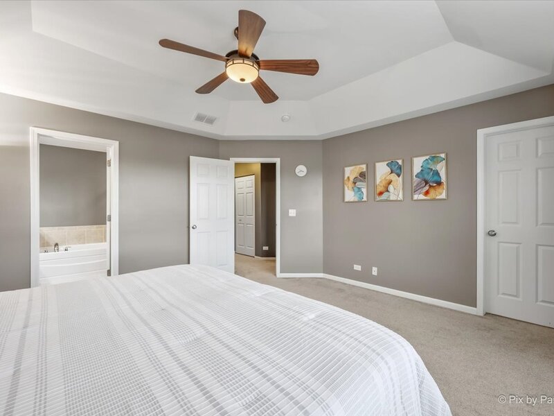 234 Bennett Drive Carol Stream IL 60188