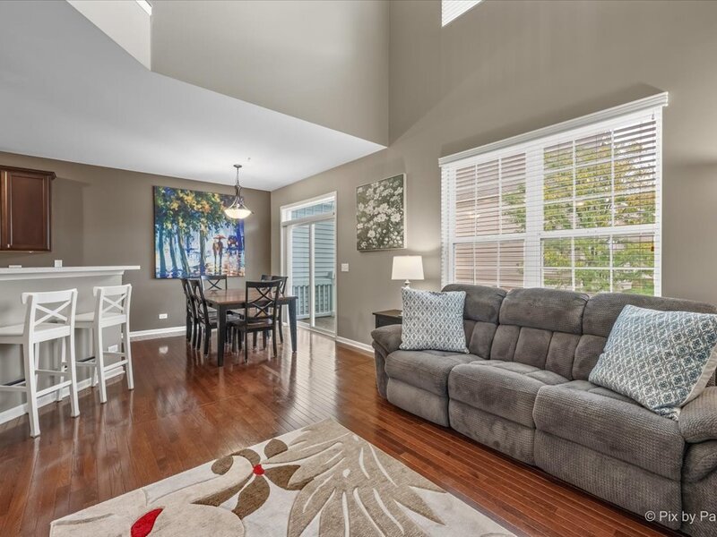 234 Bennett Drive Carol Stream IL 60188