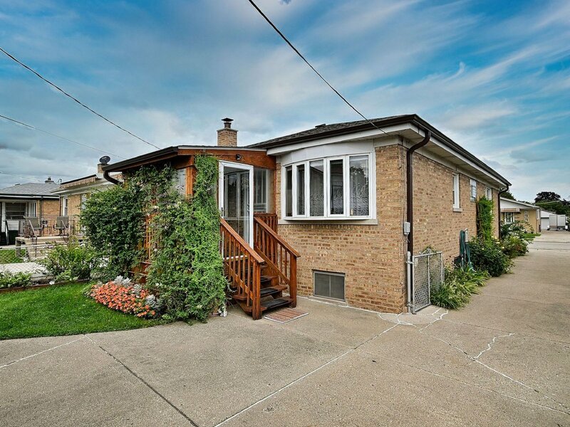 4704 N Newland Avenue Harwood Heights IL 60706