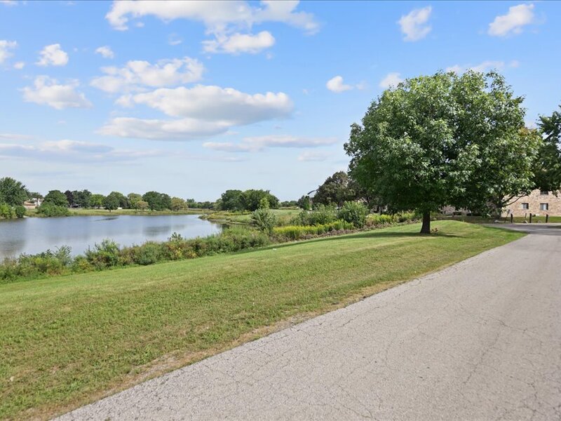 135 W Elk Trail Carol Stream IL 60188