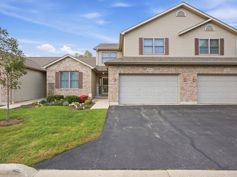 1442 Ridge Drive Sycamore IL 60178