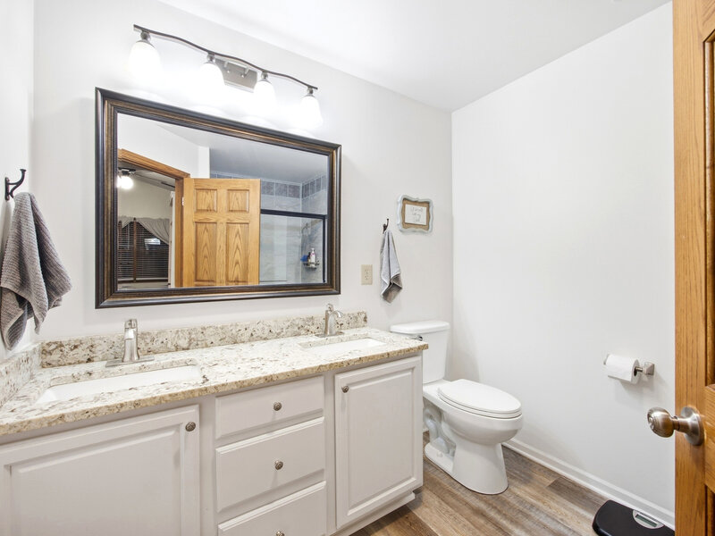 1442 Ridge Drive Sycamore IL 60178