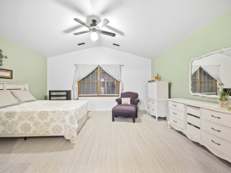 1442 Ridge Drive Sycamore IL 60178
