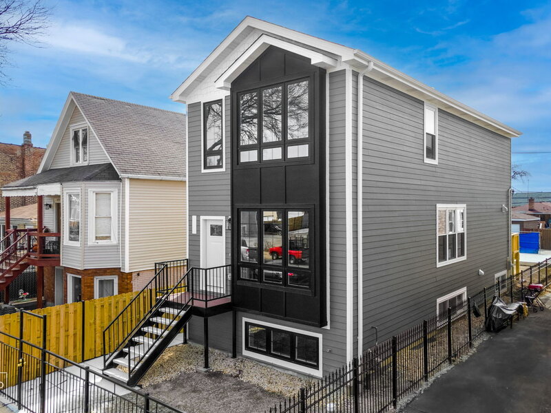 4241 W Walton Street Chicago IL 60651