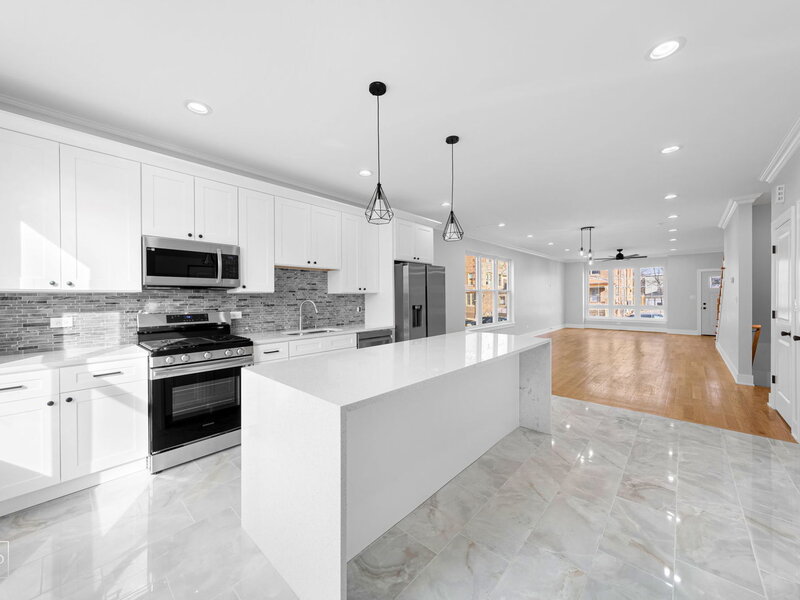 4241 W Walton Street Chicago IL 60651