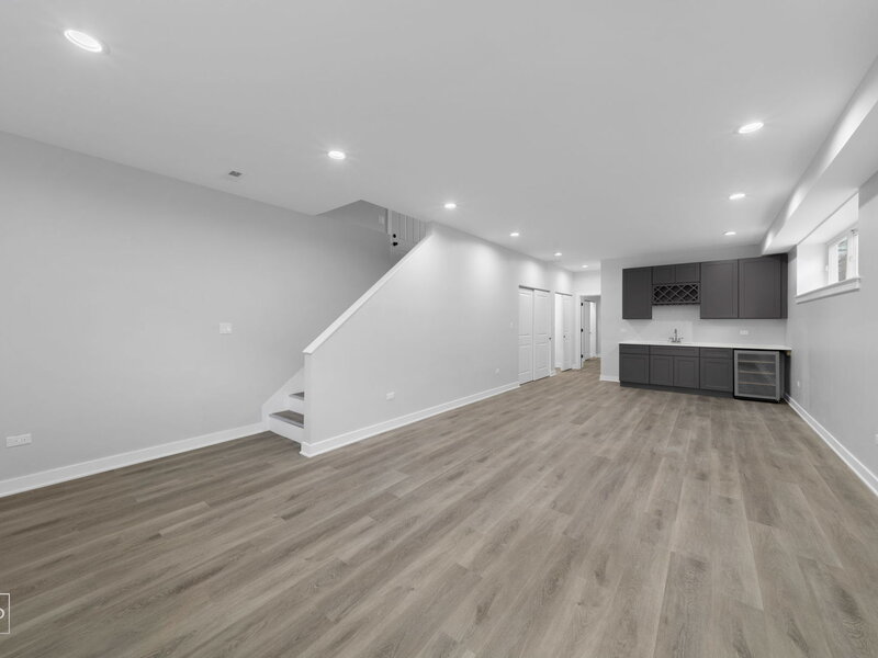 4241 W Walton Street Chicago IL 60651