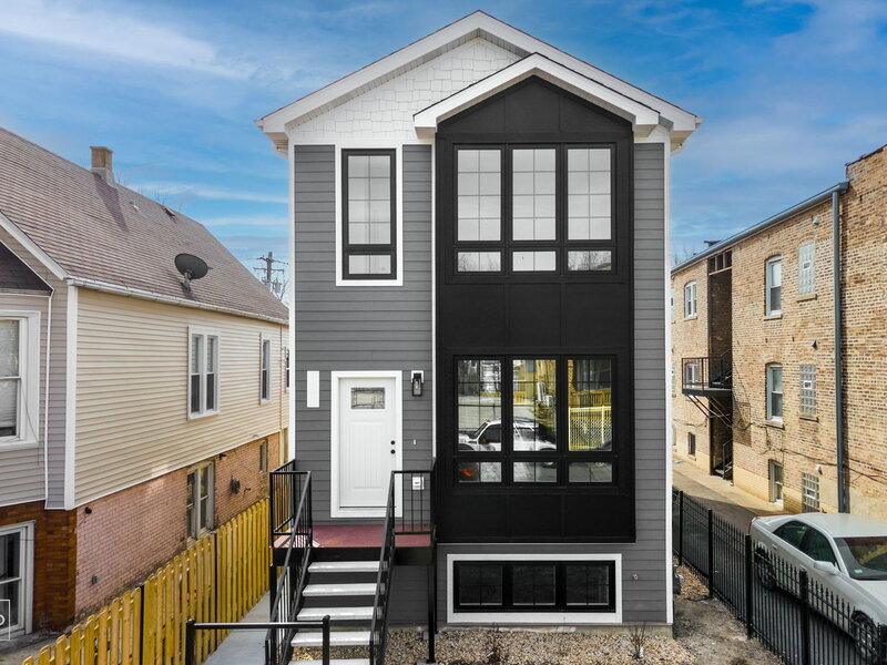 4241 W Walton Street Chicago IL 60651