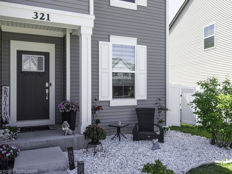 321 S Pointe Avenue South Elgin IL 60177