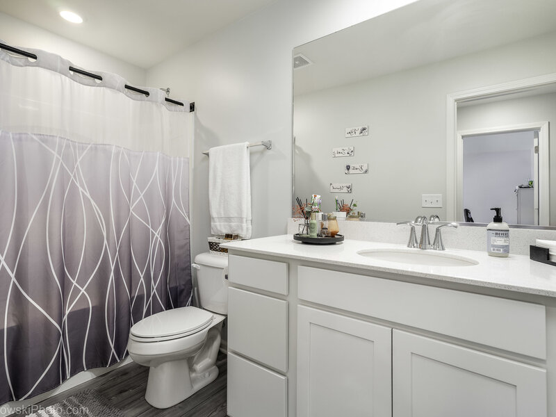 321 S Pointe Avenue South Elgin IL 60177