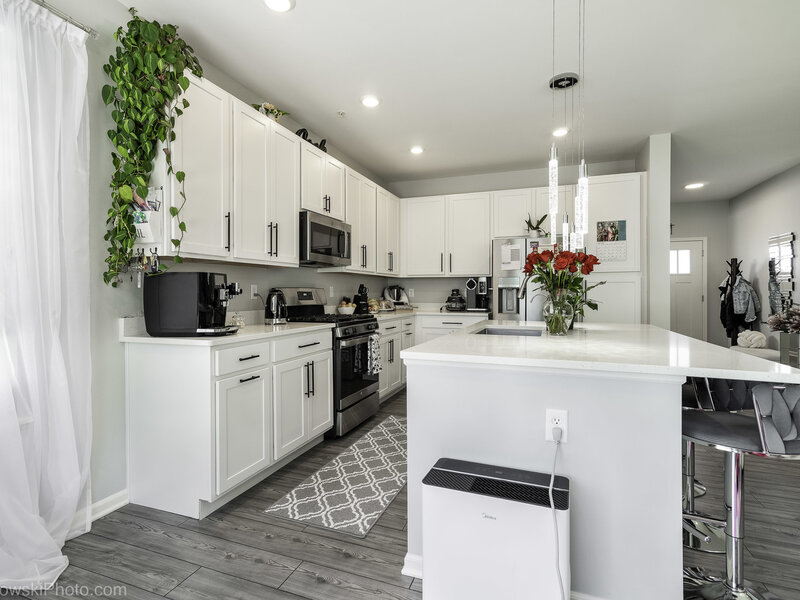 321 S Pointe Avenue South Elgin IL 60177