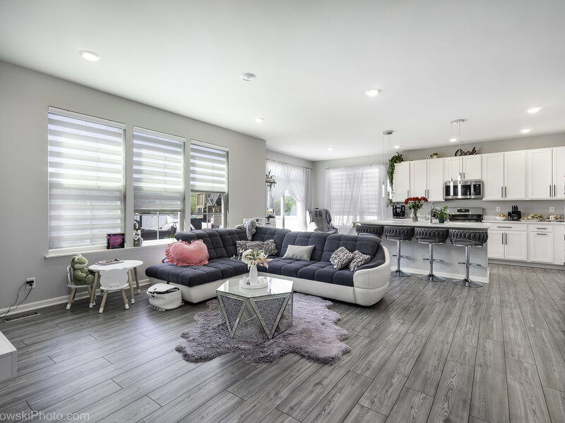 321 S Pointe Avenue South Elgin IL 60177