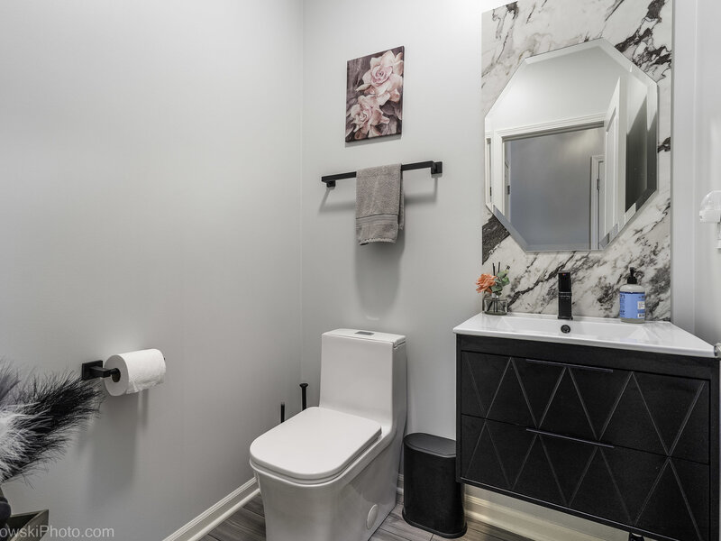 321 S Pointe Avenue South Elgin IL 60177