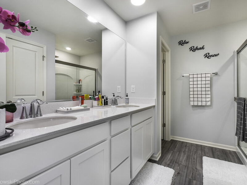 321 S Pointe Avenue South Elgin IL 60177