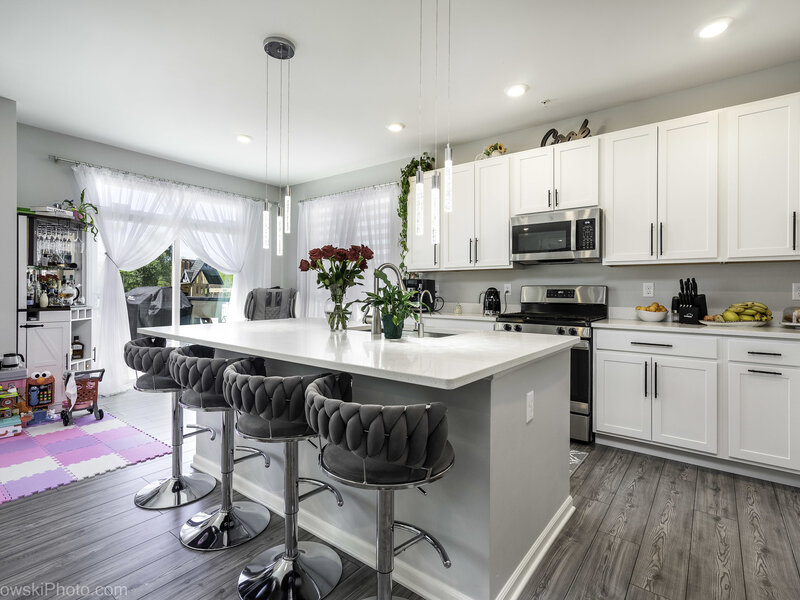 321 S Pointe Avenue South Elgin IL 60177