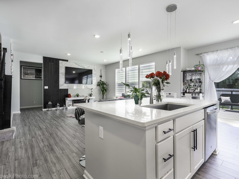 321 S Pointe Avenue South Elgin IL 60177