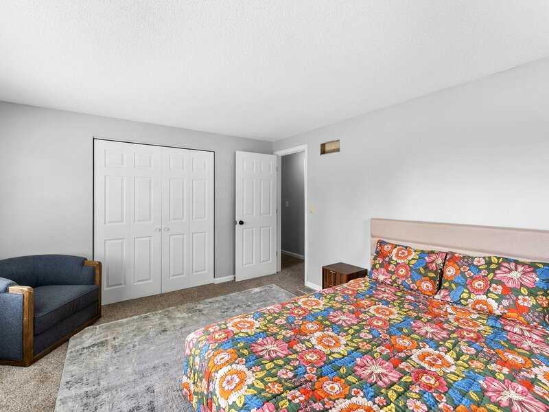 2822 S Hampton Drive Bettendorf IA 52722
