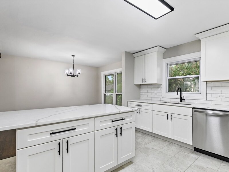 671 W Saint Aubin Drive Addison IL 60101
