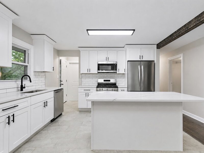 671 W Saint Aubin Drive Addison IL 60101