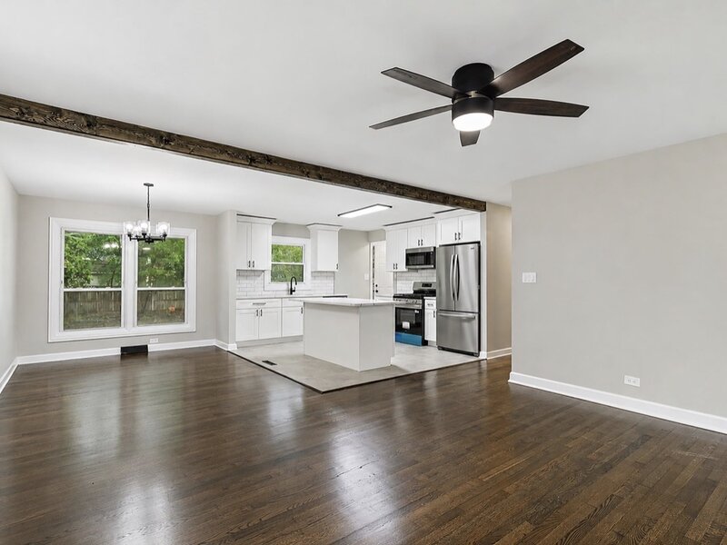 671 W Saint Aubin Drive Addison IL 60101