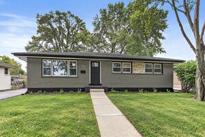 Photo of 671 W Saint Aubin Drive Addison IL 60101