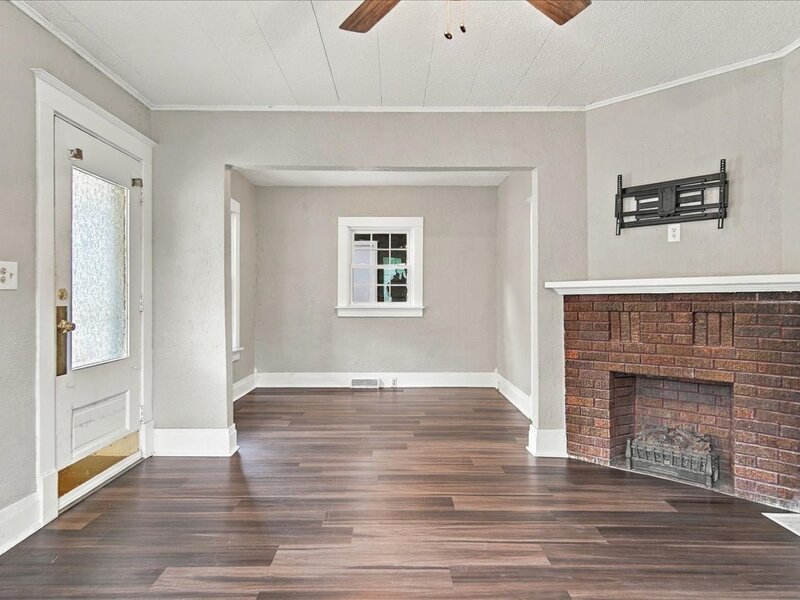 1302 Caroline Avenue Clinton IA 52732