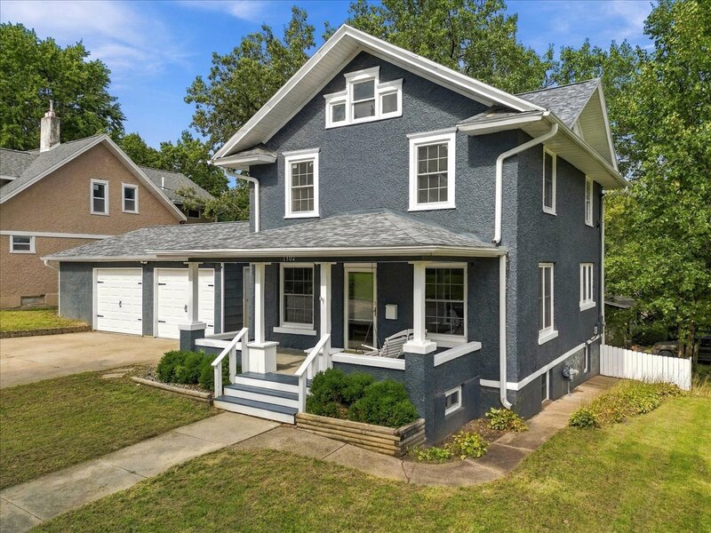1302 Caroline Avenue Clinton IA 52732