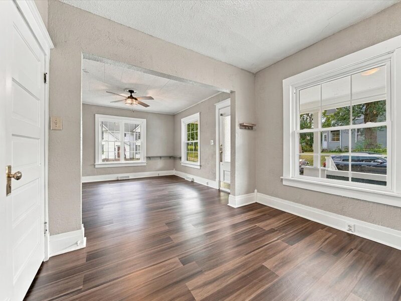 1302 Caroline Avenue Clinton IA 52732