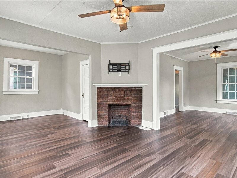 1302 Caroline Avenue Clinton IA 52732