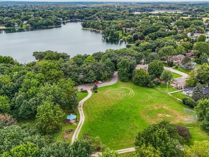 208 N Shore Drive Oakwood Hills IL 60013