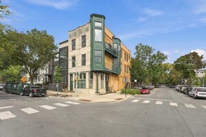 Photo of 1500 W School Street Chicago IL 60657 Unit 2