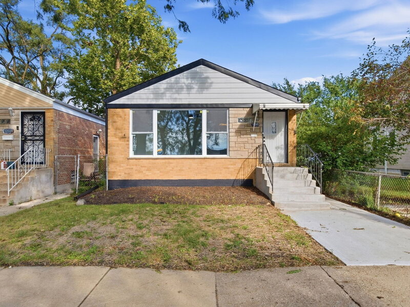 12343 S Lincoln Street Calumet Park IL 60827
