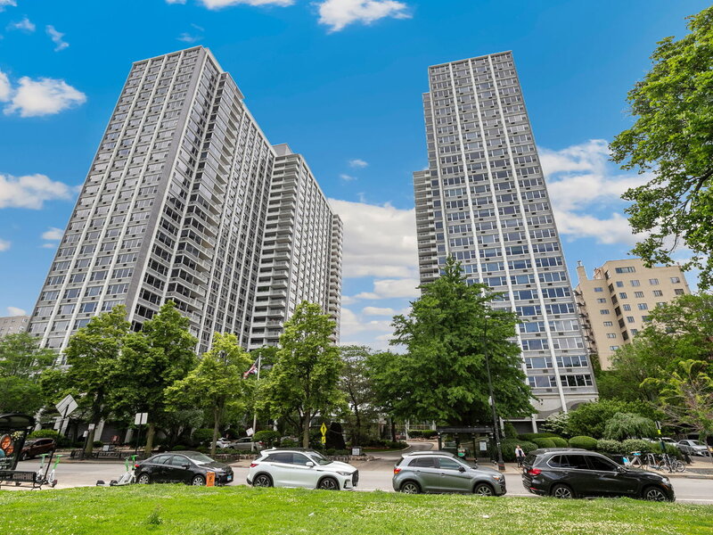 4250 N Marine Drive Chicago IL 60613