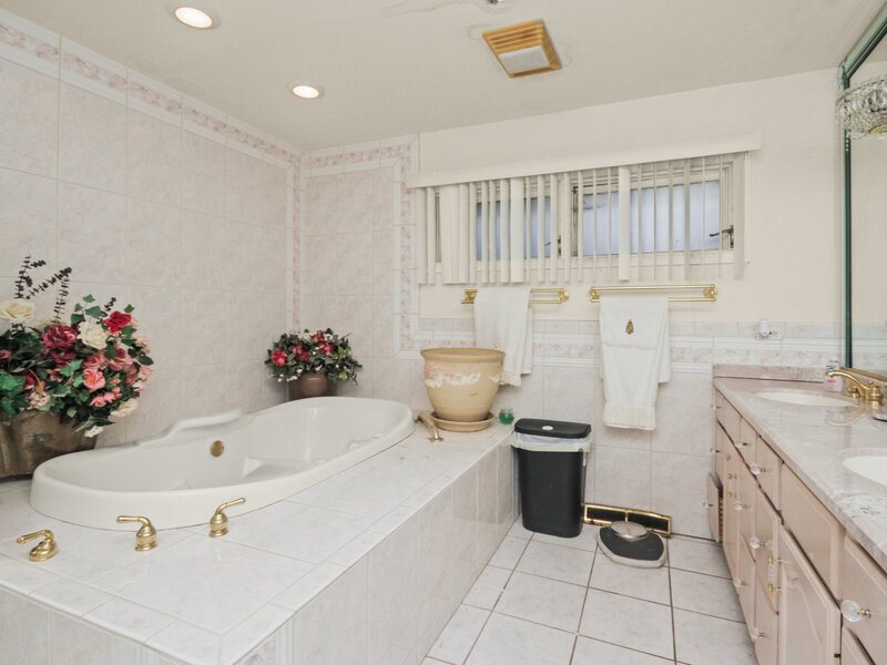 16255 Greenwood Avenue South Holland IL 60473