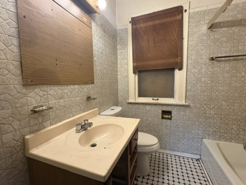 7553 S Paulina Street Chicago IL 60620