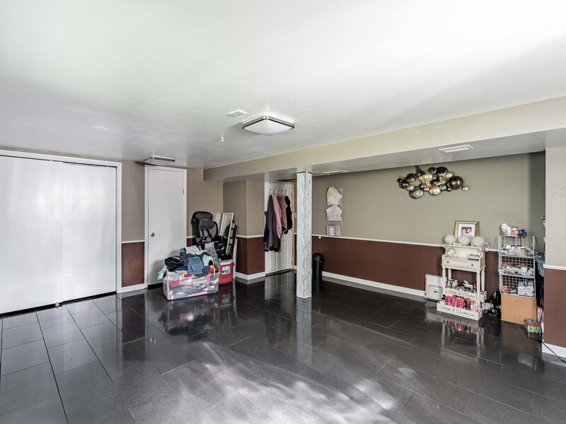 433 E Cherry Hill Drive Addison IL 60101